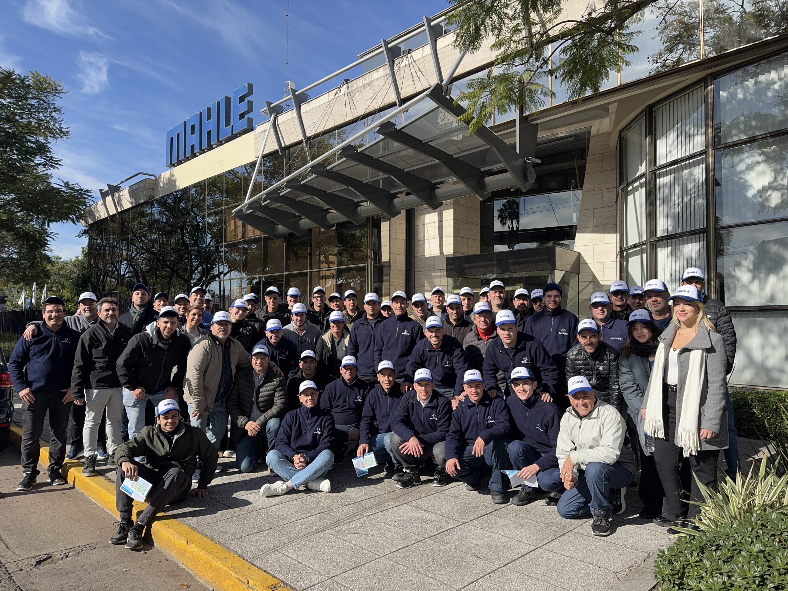 Visita a la Planta de producción de válvulas MAHLE en Rafaela y recorrido por ARCORE en Santa Fe